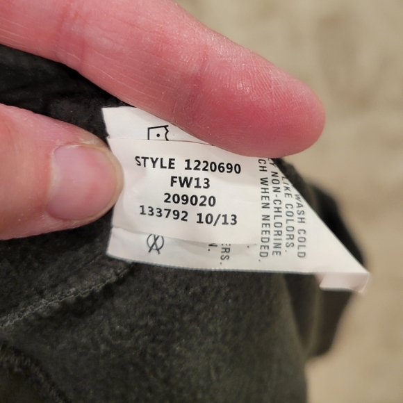 Under Armour Hoodie - Picture 8 of 9